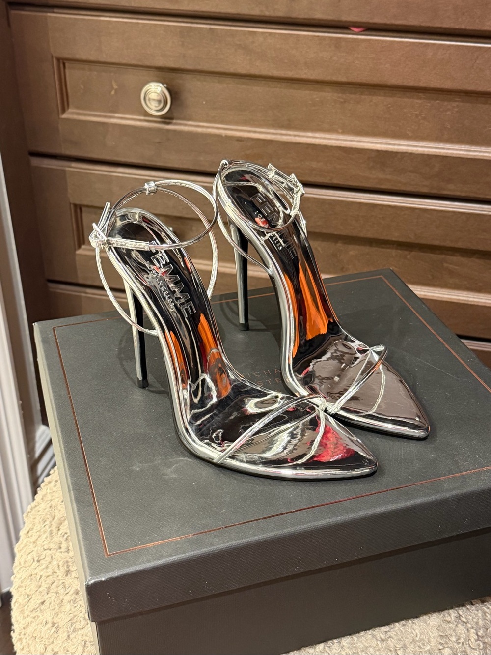 FEMME Los Angeles silver heel